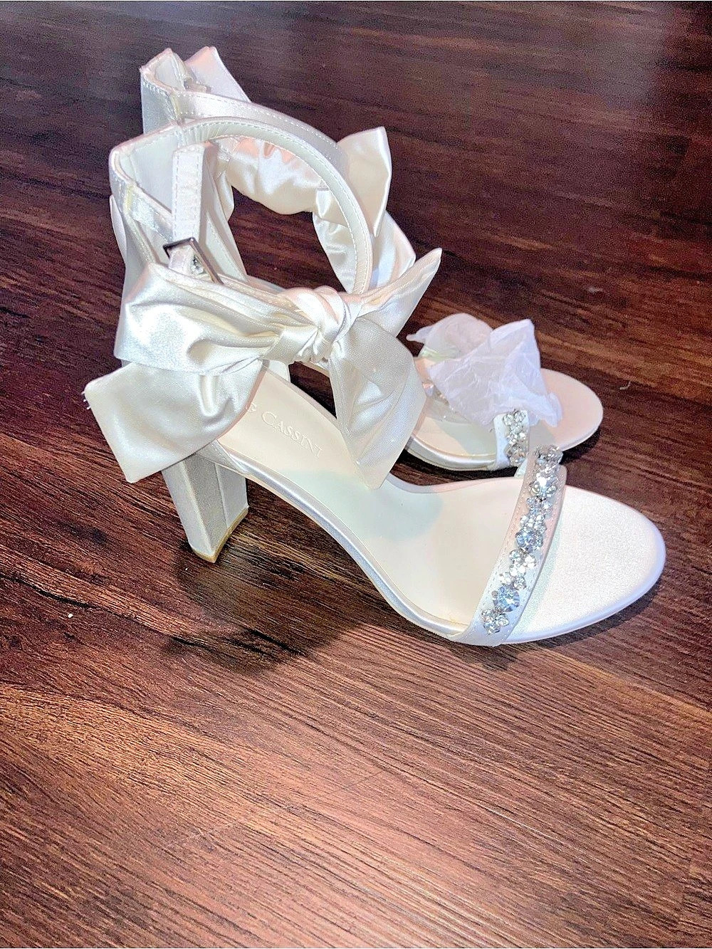 Oleg Cassini women’s white bow heels size 8 new
